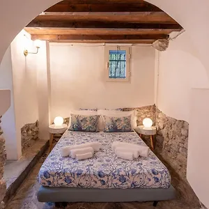  Couette-café La Casa Delle Pietre Parlanti - Casa In Pietra Ai Piedi Del Parco Delle 5 Terre